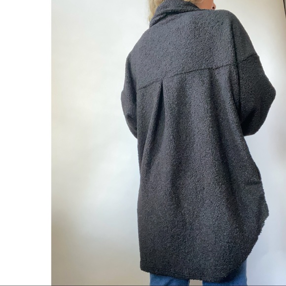 KEATON • BUTTON DOWN SHERPA SHACKET BLACK - Picture 8 of 10